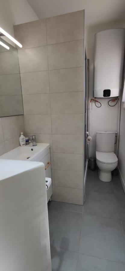 Jolie Chambre Independante Centre نيس المظهر الخارجي الصورة